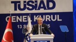 TÜSİAD Yüksek İstişare Kurulu (YİK) Başkanı Ömer Aras, genel kurul toplantısında Türkiye’de politik hayatta olağanüstü olaylar yaşandığını söylemişti.
