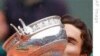 Federer Seeks Record-Tying 7th Wimbledon Tennis Title