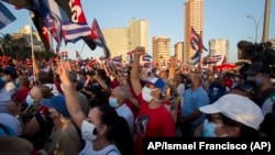 Detalj sa protesta u kubanskoj prijestonici Havani (Foto: AP Photo/ Ismael Francisco)