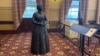 FILE: Patung perunggu Harriet Tubman Statue seukuran manusia di Old House Chamber, Maryland State House, 12 Oktober 2024.