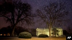 ຫິມະຕົກ ໃນເຂດນະຄອນຫຼວງ ຂອງສະຫະລັດ