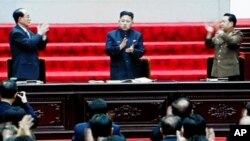 13일 최고인민회의에서 국방위원회 제1위원장으로 추대된 김정은(사진중앙) 노동당 1비서