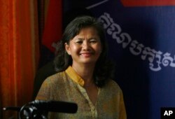 Bà Mu Sochua, thành viên đảng đối lập của ông Sam Rainsy. (Ảnh tư liệu)