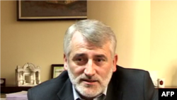 Thaçi: Ligji për gjuhën dhe flamurin në Maqedoni duhet të ndryshojnë