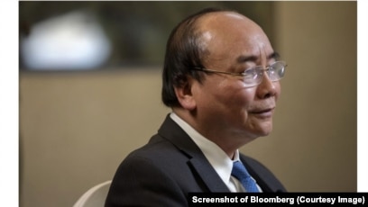 Thủ tướng Nguyễn Xuân Phúc. (Screenshot of Bloomberg)