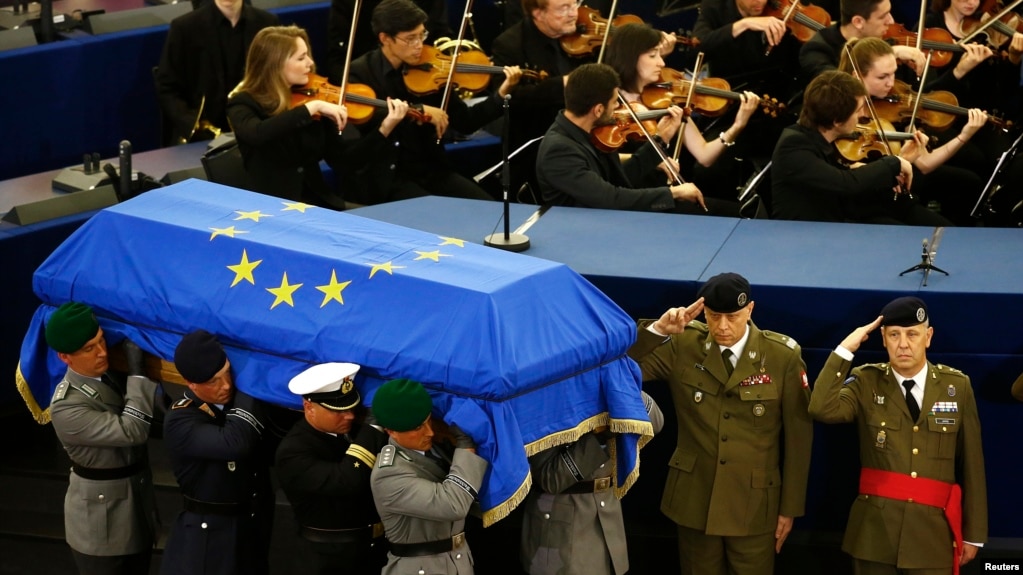 Vlerësim dhe nderime në funeralin e Helmut Kohlit