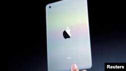 Produk iPad mini diperkenalkan di San Jose, California 23 Oktober tahun lalu (foto: dok). 