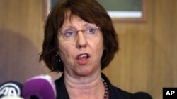 La jefa de la diplomacia europea, Catherine Ashton, recibió el mandato de iniciar un proceso de negociación con Cuba.