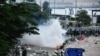 Hong Kong náo loạn, cảnh sát dùng đạn cao su và hơi cay  