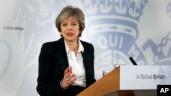 Прем’єр-міністр Великобританії Тереза Мей ознайомлює з планами про вихід країни з ЄС