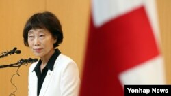 Kim Sunhyang, acting president of the Korea Red Cross, proposes talks to restart meetings of families separated by the Korean War..