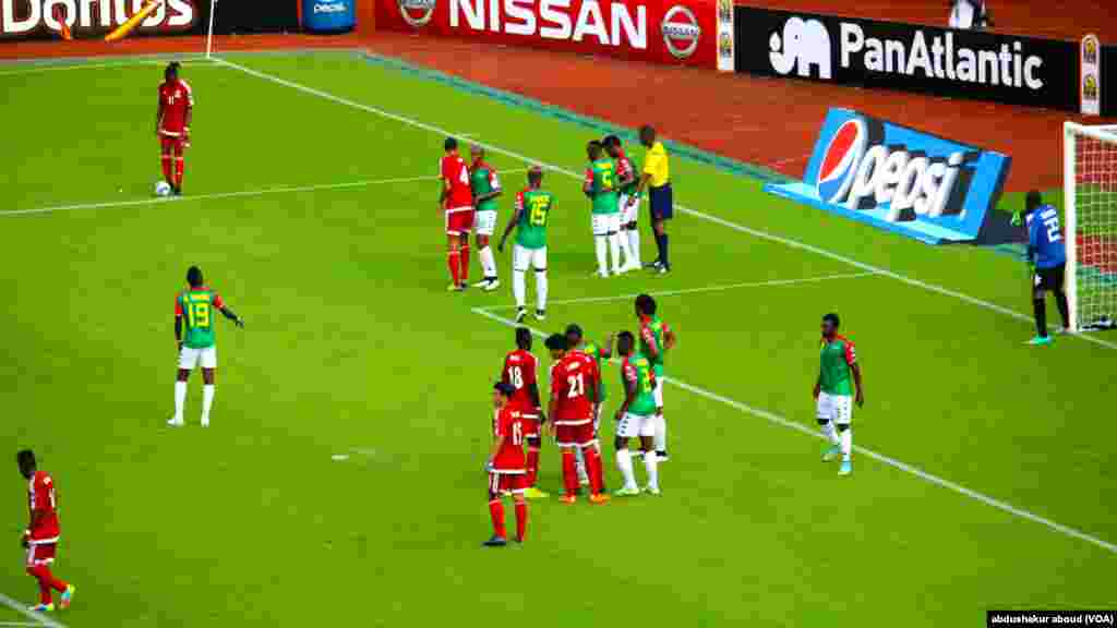 Free kick Equatorial Guinea in Bata
