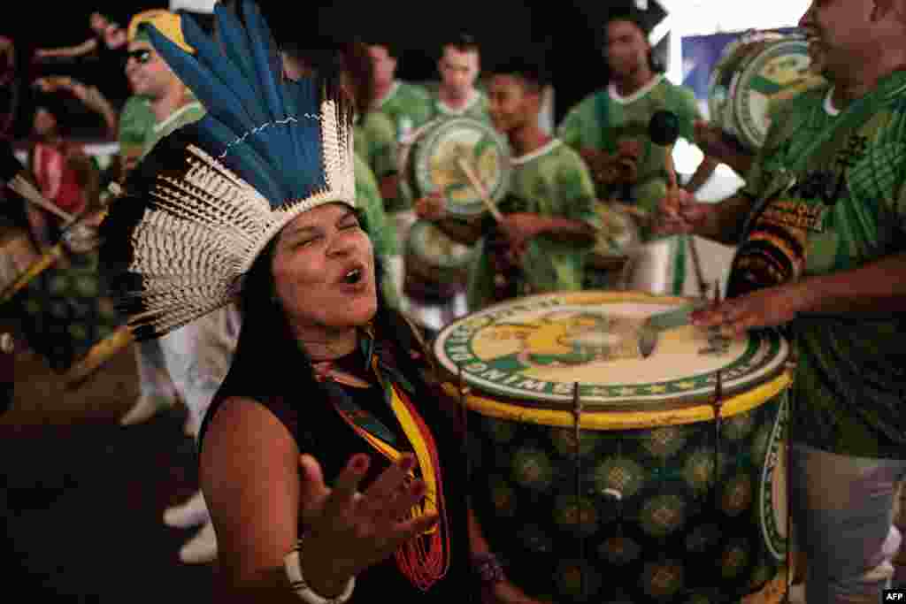 Sonia Guajajara (L), coordinator of the Articulation of the Indigenous Peoples of Brazil (APIB), and other indigenous leaders participate in a press conference given by the Imperatriz Leopoldinense samba school. The theme this year pays homage to the native people of Brazil&#39;s Amazon region, ahead of the carnival parade at Cidade do Samba in Rio de Janeiro, Brazil.