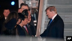Tổng thống Hoa Kỳ Donald Trump được chào đón tại sân bay Nội Bài vào tối 26/2/2019.