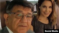 مسعود مصاحب، بازرگان ایرانی-اتریشی زندانی در ایران در کنار فرزندش 