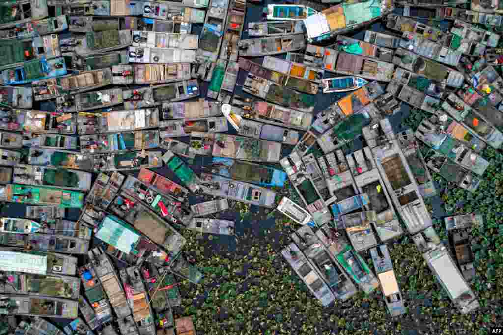 The aerial photo shows fishing boats to be dismantled are seen by Hongze Lake after a fishing ban was imposed in the area to protect resources, in Huaian in eastern China&#39;s Jiangsu province, Nov. 3, 2020.