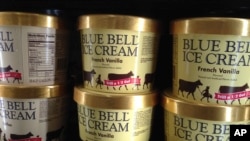 La listeria encontrada en productos de Blue Bell Creameries está relacionada con 10 infecciones que incluye tres muertes. 