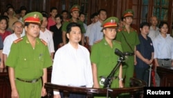 Tiến sĩ Cù Huy Hà Vũ đã bị giam cầm trong 3 năm với án tù 7 năm về tội gọi 'tuyên truyền chống nhà nước'.