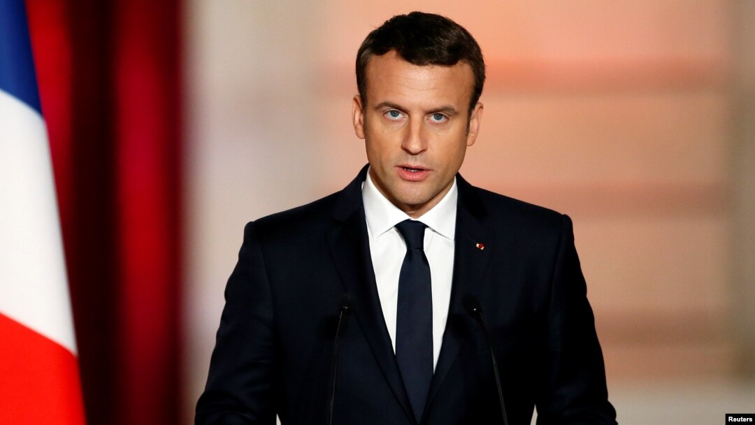 Presiden baru Perancis Emmanuel Macron melakukan pembicaraan telepon dengan Presiden Rusia Vladimir Putin (foto: ilustrasi).