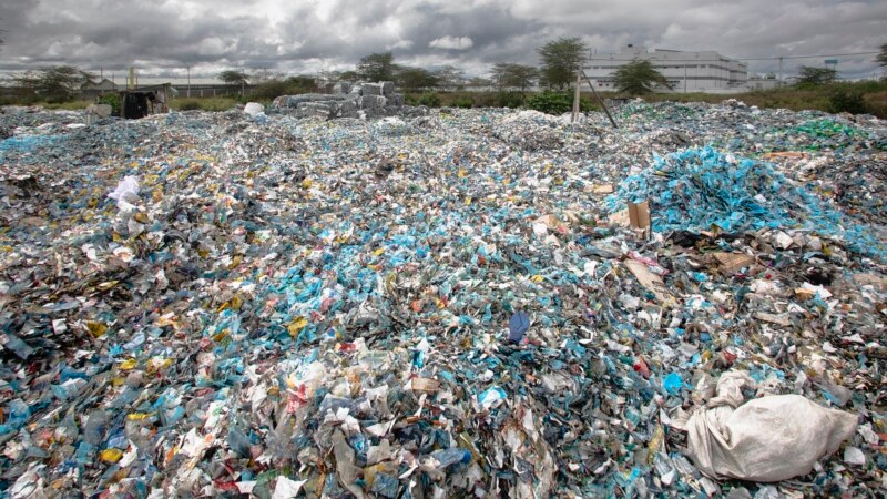 Negotiators Meet in Kenya for Talks on Plastic Pollution