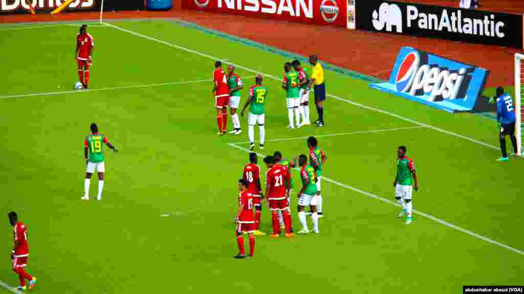 Free kick Equatorial Guinea in Bata