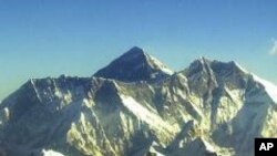 برطانوی کوہ پیما ما ؤنٹ ایورسٹ سر کرنے کے بعد ہلاک