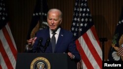 El presidente de Estados Unidos, Joe Biden, pronuncia un discurso para conmemorar el 60.° aniversario de la firma de la Ley de Derechos Civiles en la Biblioteca Presidencial LBJ en Austin, Texas, EEUU, el 29 de julio de 2024.