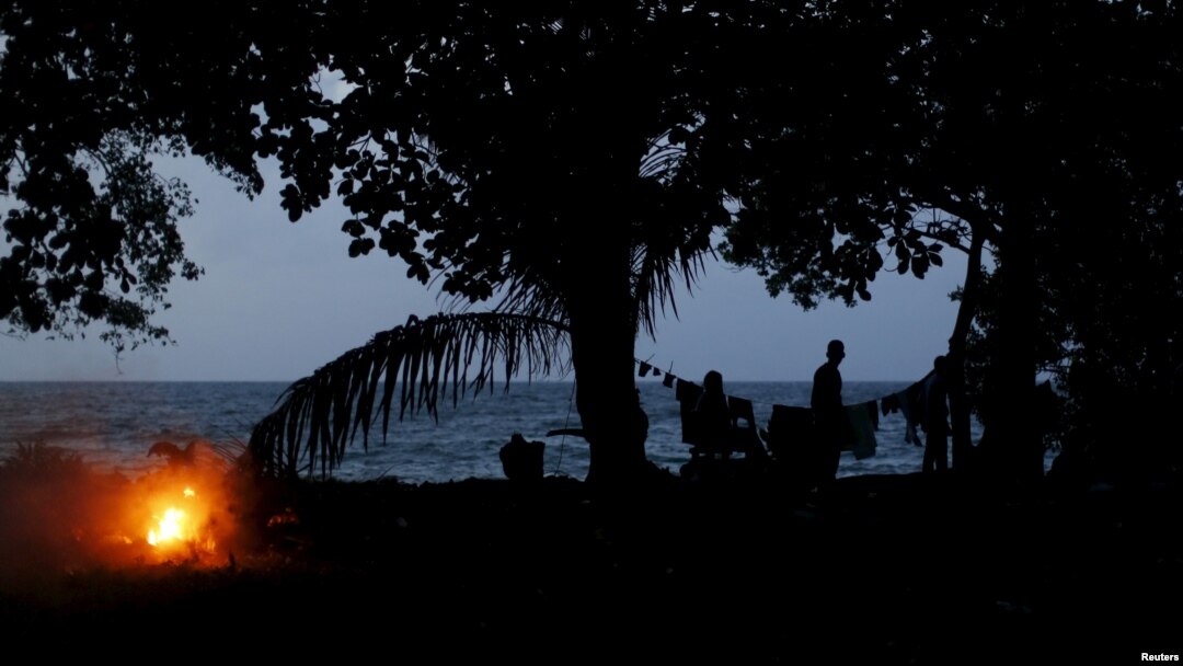 ARSIP - Kamp migran Kuba di pantai La Miel di provinsi Guna Yala setelah melintasi perbatasan dari Kolombia menembus hutan dalam gambar yang diambil 26 November 2015 (foto: REUTERS/Carlos Jasso)