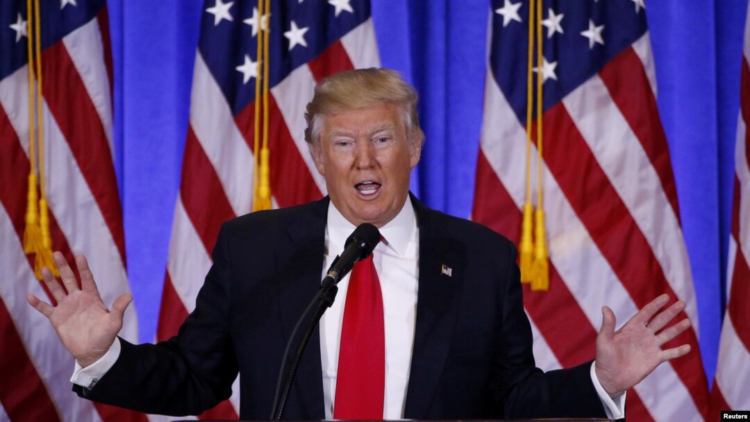 President-terpilih AS, Donald Trump memberikan konferensi pers di gedung Trump Tower di New York, 11 Januari lalu (foto: dok).