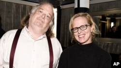 Los Angeles Times Food Editor Amy Scattergood, right, and Los Angeles Times Food Critic Jonathan Gold at the Los Angeles Times Food Bowl Chef's Fable, April 30, 2017, in Los Angeles. 