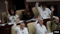 La medida fue anunciada al término de una sesión del parlamento en La Habana.