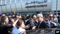 گزارش تصویری: سقوط هواپیمای مصری، ناراحتی خانواده قربانیان
