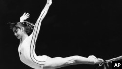 Nadia Comaneci, en los Juegos de Montreal en 1976.