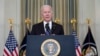 Presiden Joe Biden menyampaikan sambutan di Gedung Putih, Jumat, 5 November 2021, di Washington. (Foto: AP/Evan Vucci)