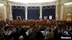 Anggota Komite Kehakiman DPR AS dalam sidang pembahasan pasal-pasal pemakzulan terhadap Presiden Donald Trump, 13 Desember 2019, di Gedung Capitol, Washington, D.C. )Patrick Semansky / Pool via REUTERS)