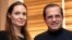 Angelina Jolie con el canciller ecuatoriano Ricardo Patiño