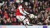 L'Ivoirien d'Arsenal Nicolas Pepe exécute un coup-franc lors d'un match contre le Vitoria Guimaraes, Angleterre, le 24 octobre 2019. (Photo by Glyn KIRK / AFP)