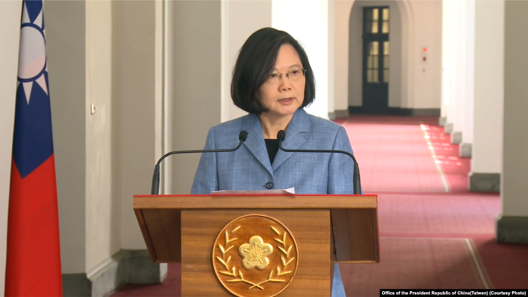 台灣總統蔡英文2月20日針對“兩岸和平協議”在總統府發表“迴廊談話”(照片來源：中華民國總統府)
