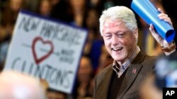 "No creo que en toda mi vida, nadie que haya buscado este cargo en un momento de gran importancia, estuviera mejor calificado en conocimiento, experiencia y temperamento", dijo Bill Clinton en su primer mitin de campaña a favor de su esposa Hillary Clinton.