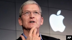 Tim Cook dice que el software que busca el FBI "es demasiado peligroso de crear".