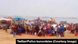 Près de 7.000 Congolais fuyant des combats entre l'armée et des rebelles dans la province du Sud-Kivu (RDC), ont traversé au Burundi, 26 janvier 2918. (Twitter/Police burundaise).