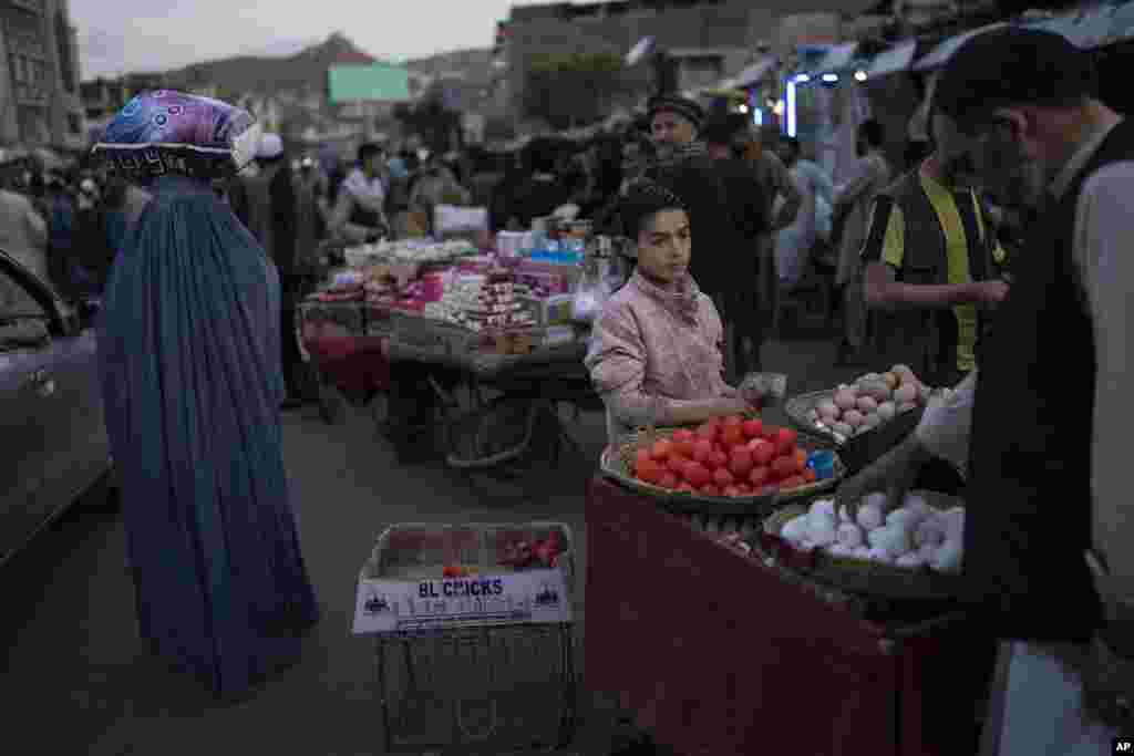 بازار پل خشتی، شهر کابل