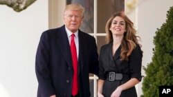 Personas cercanas a la Casa Blanca dicen que podrían reemplazar a Hope Hicks, la asesora sénior Kellyanne Conway o la secretaria de prensa Sarah Huckabee Sanders.