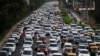 新德里试行私家车单双号限行 应对空气污染