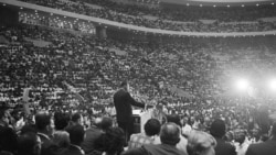 Мартин Лютер Кинг произносит речь после Марша свободы в Детройте, 24 июня 1963