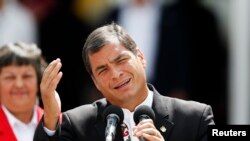 El ex presidente de Ecuador Rafael Correa incumplió una orden de un tribunal de presentarse el 2 de junio cada 15 días en Quito como medida preventiva de un proceso judicial. Una jueza ordenó su captura el 3 de junio de 2018.