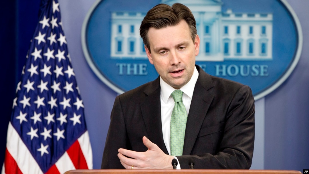 Phát ngôn viên Tòa Bạch Ốc Josh Earnest nói các cuộc tấn công tại Brussels là một lời nhắc nhở về tầm quan trọng của việc phải tuân theo 'những nguyên tắc cơ bản về các quy trình tình báo và an ninh quốc gia.'
