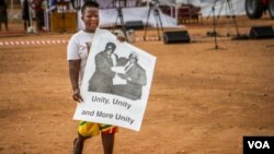 FILE: A Zanu PF supporter at a rally addressed Thursday by First Lady Grace Mugabe. (Taurai Shava)