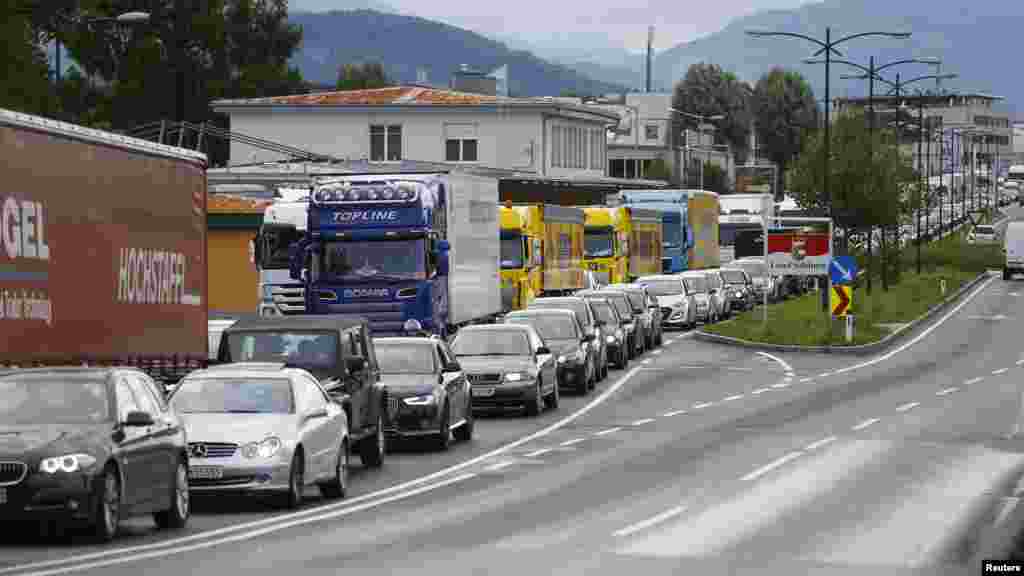 Ana Samun Cinkoson Matafiya A Hanyar Da Ta Tashi&nbsp; Daga Feilassing Dake Jamus Zuwa Salzburg Australiya, Satumba 14, 2015 &nbsp;