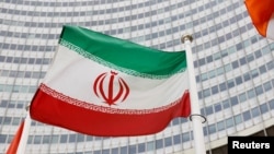 پرچم ایران در محل آژانس - وین